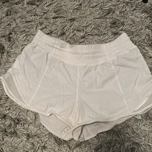 SIZE 6 White Lululemon Hotty Hot Shorts Inseam 2’5.